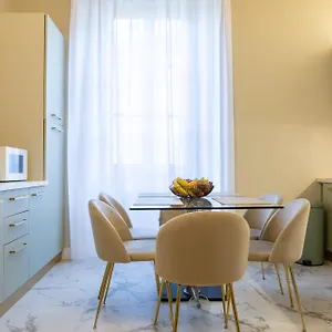 Renascentia In - Adults Only לינה וארוחת בוקר